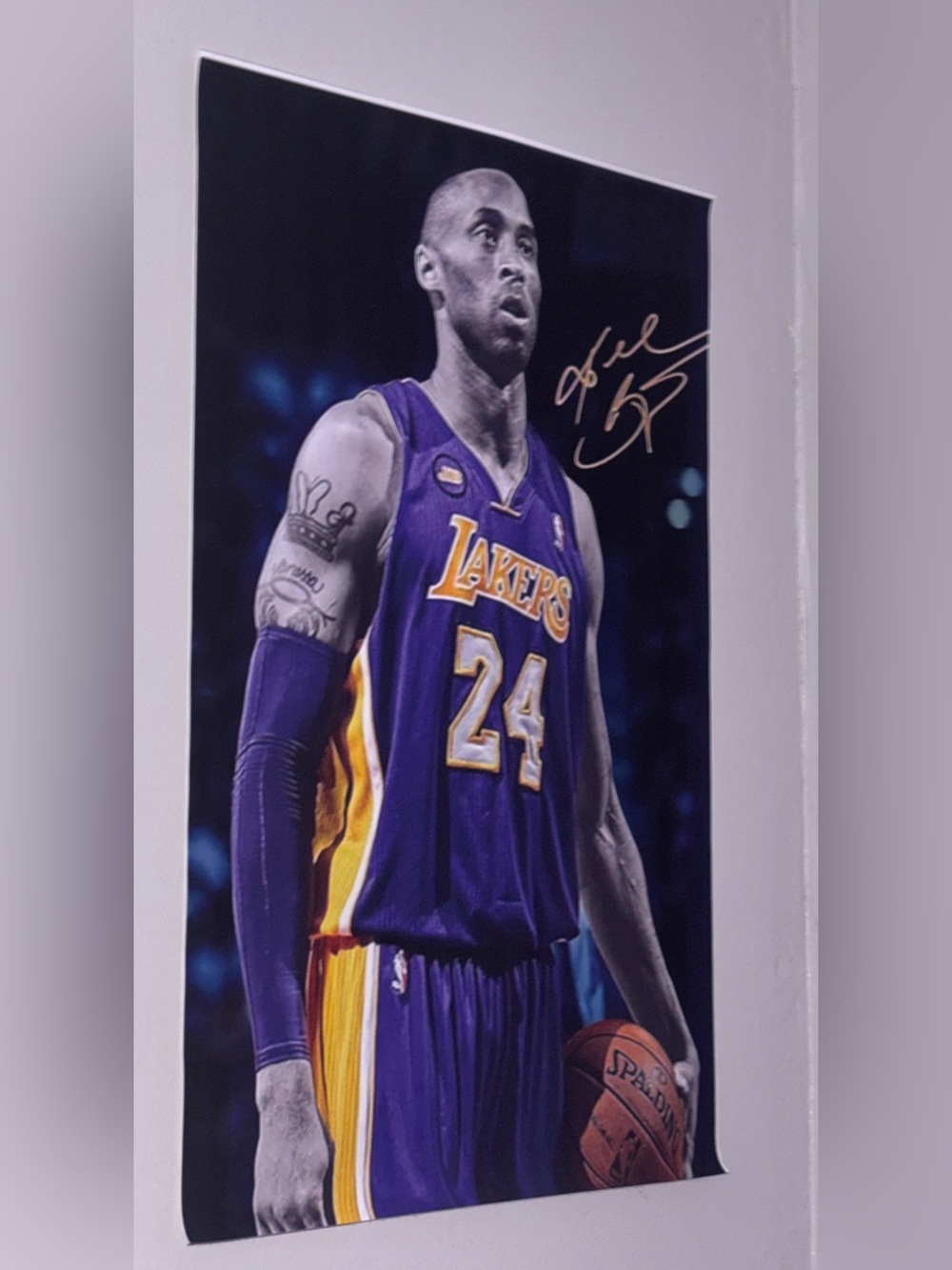 KOBE BRYANT DISPLAYS ON PERMANENT ART CANVAS. PORTRAIT OF HIMSELF AND JERSEY! - Picture 3 of 5